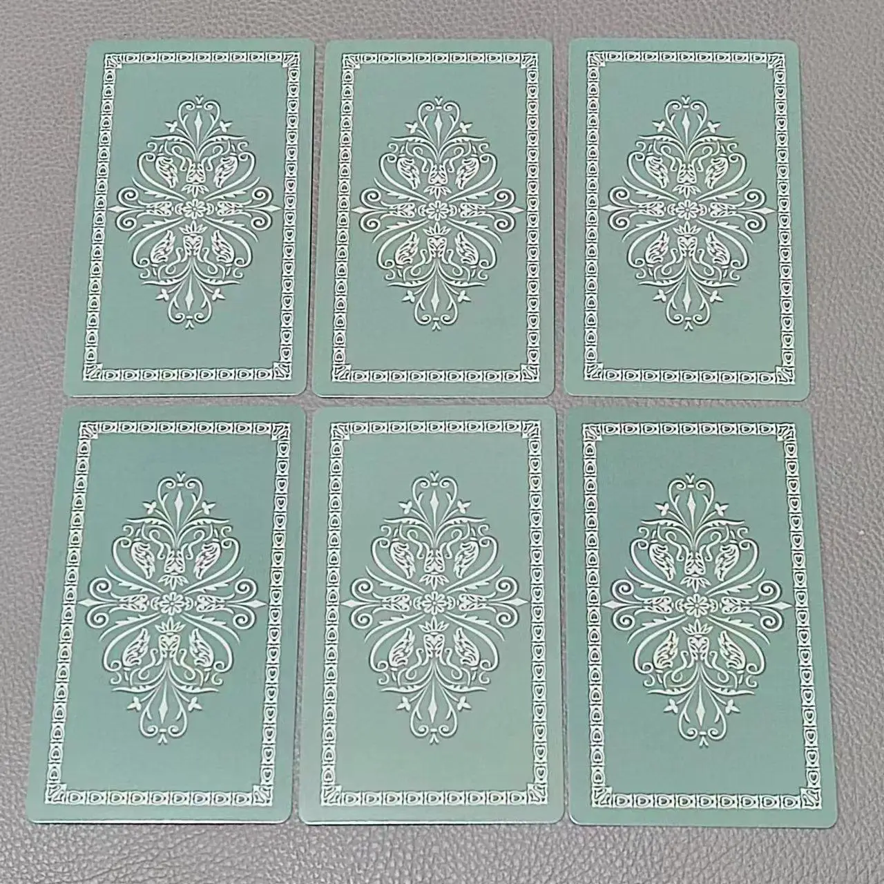 初心者向けの素敵な本が付いた古典的なタロットカード、10.3 - Tarot Deck With Guidebook のレビューと価格