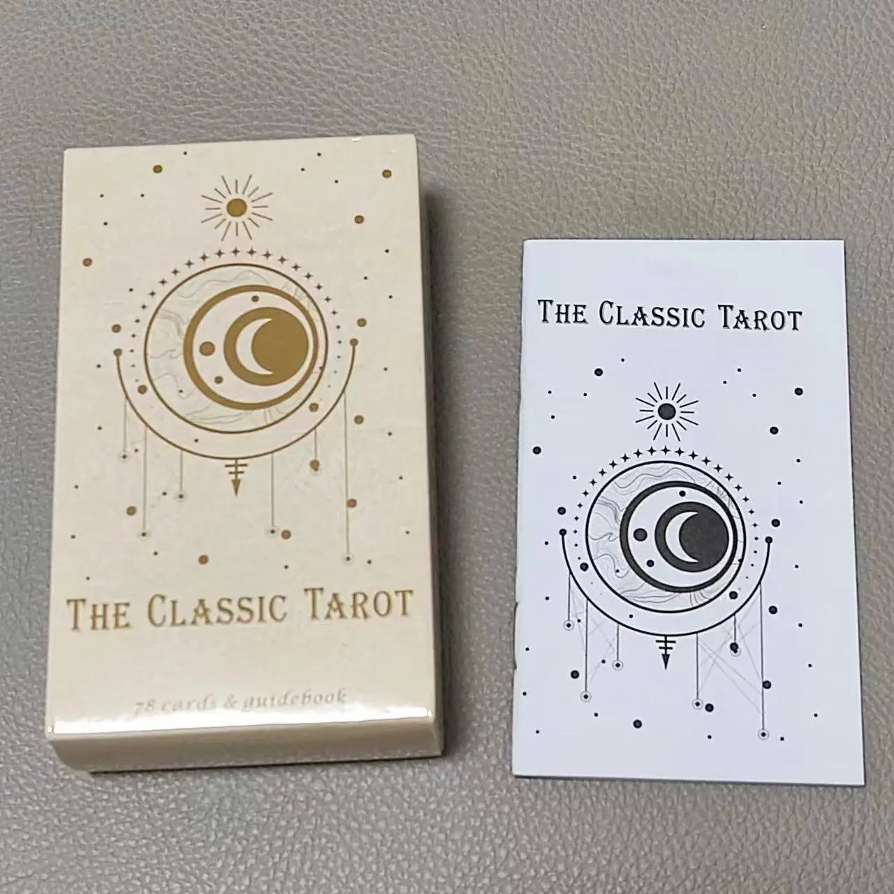 初心者向けの素敵な本が付いた古典的なタロットカード、10.3 - Tarot Deck With Guidebook のレビューと価格