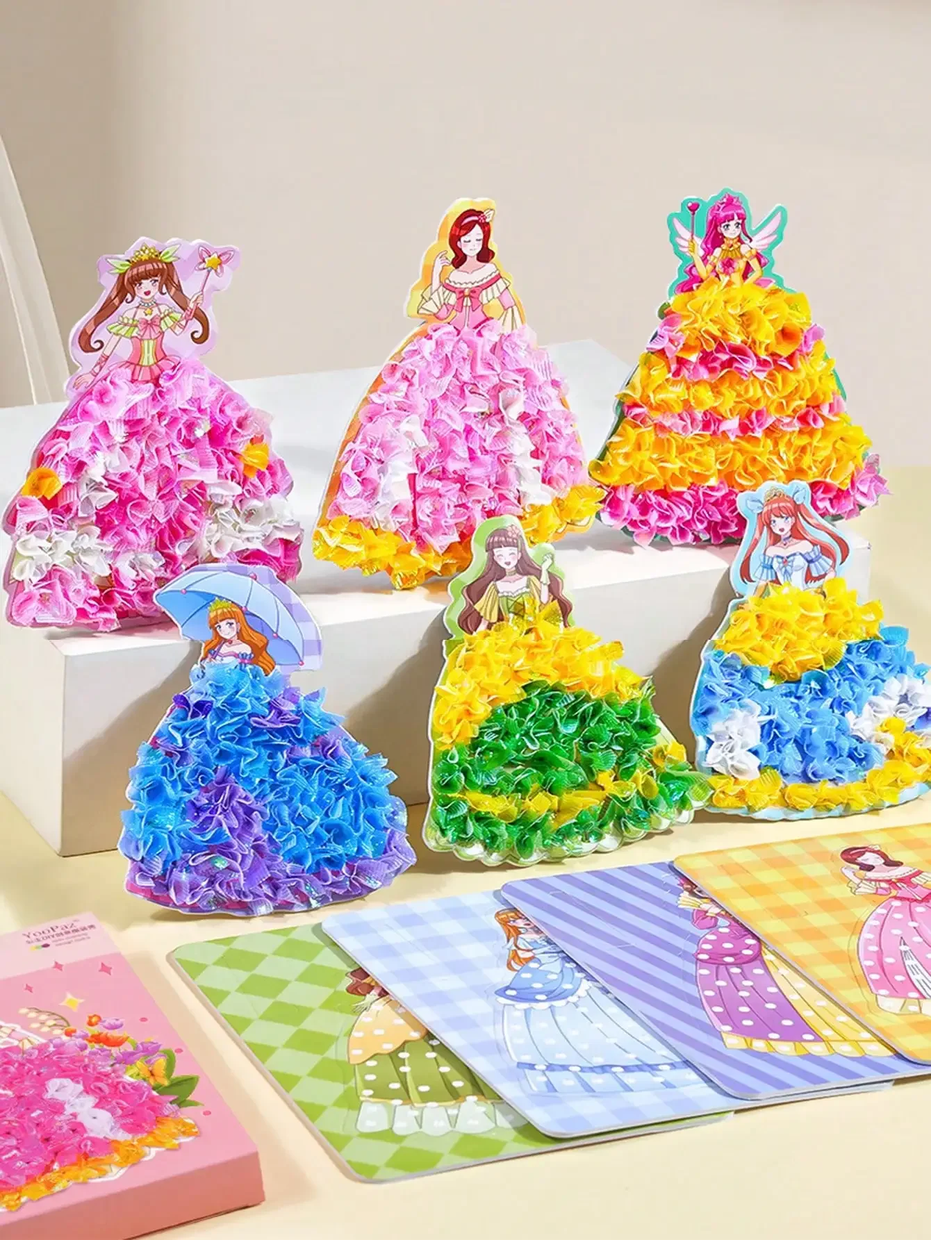 1セットのDIY手作りステッカーアート。プリンセスとエルフの - Books のレビューと価格